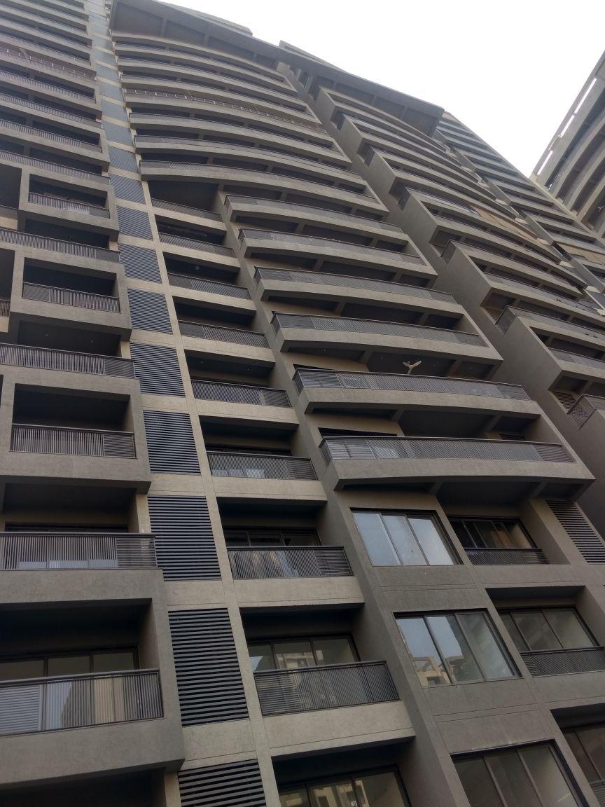 187188_const of real estate project Iscon Platinum located at Ahmedabad, Ahmedabad, Gujarat