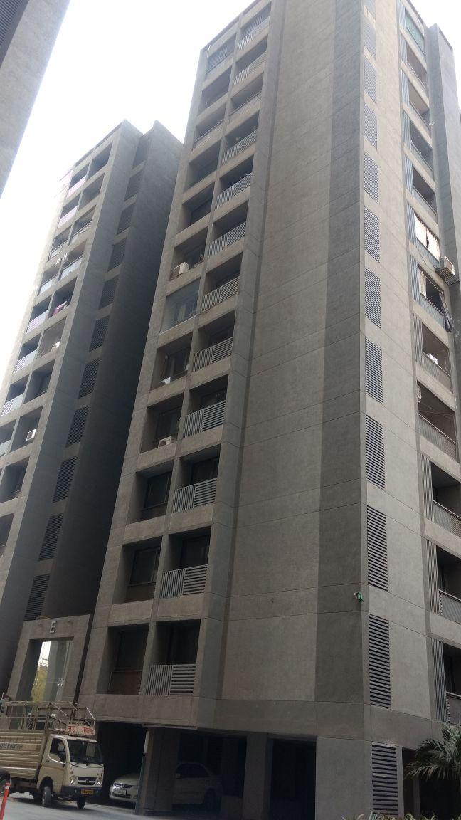 187192_const of real estate project Iscon Platinum located at Ahmedabad, Ahmedabad, Gujarat