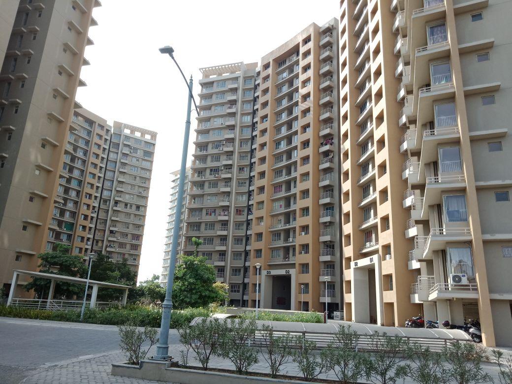 30981_const of real estate project Meadows (tower   D,e F) located at Khodiyar, Ahmedabad, Gujarat