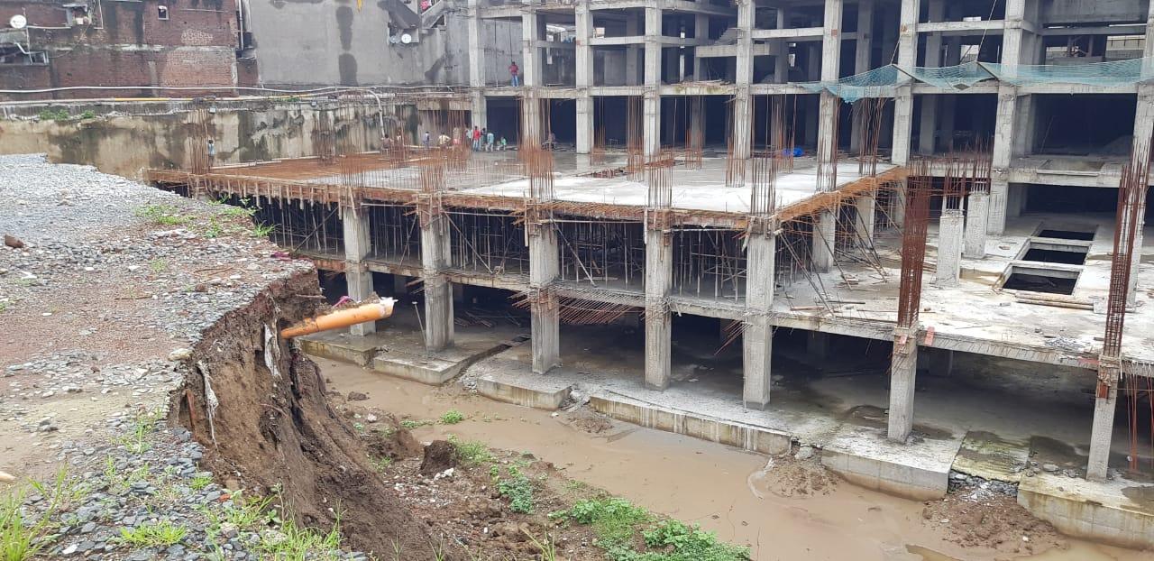 192161_const of real estate project Bellagio Lace Textile Market located at Puna, Surat, Gujarat