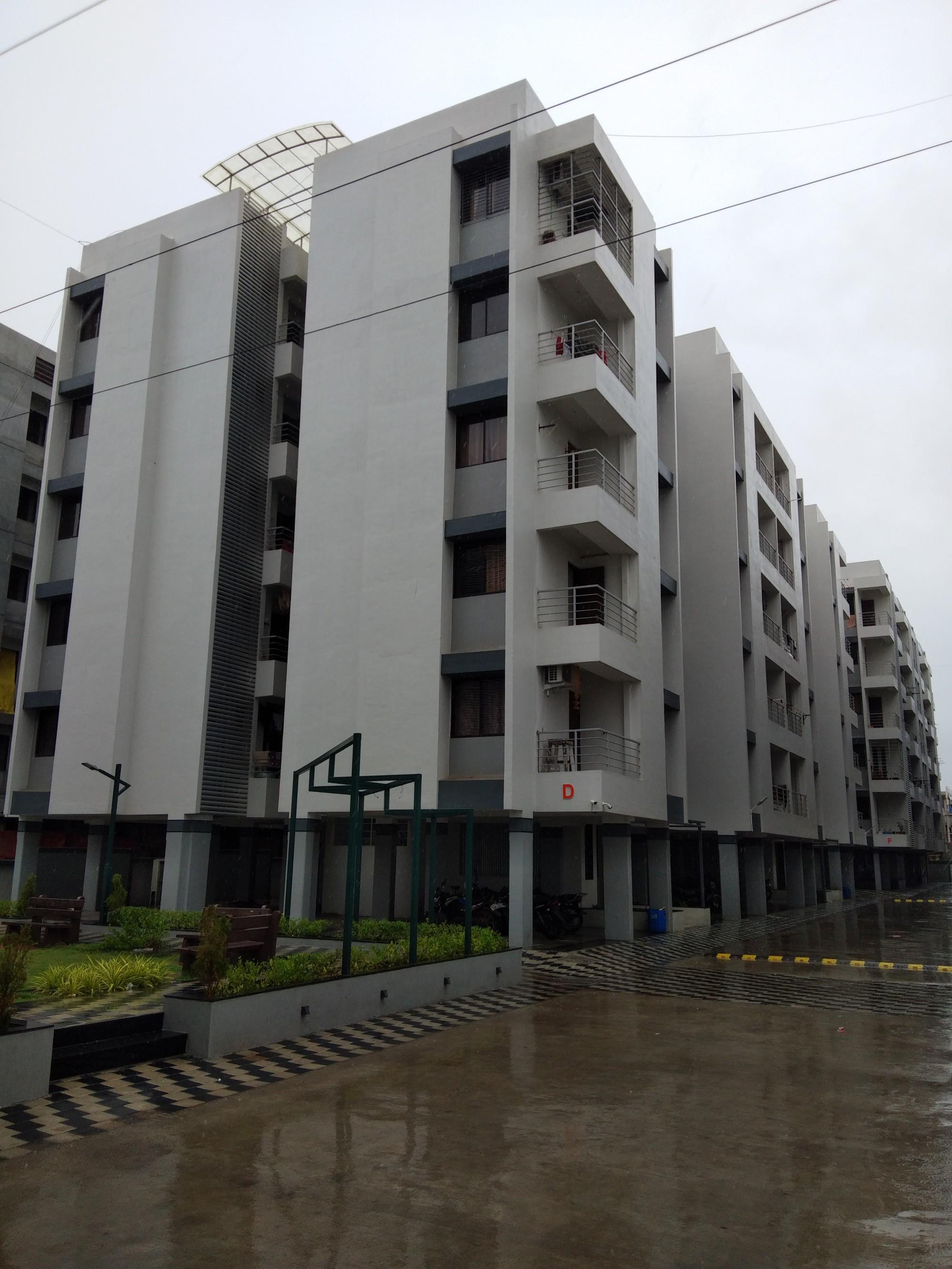 162384_const of real estate project Swastik Lake located at Surat, Surat, Gujarat