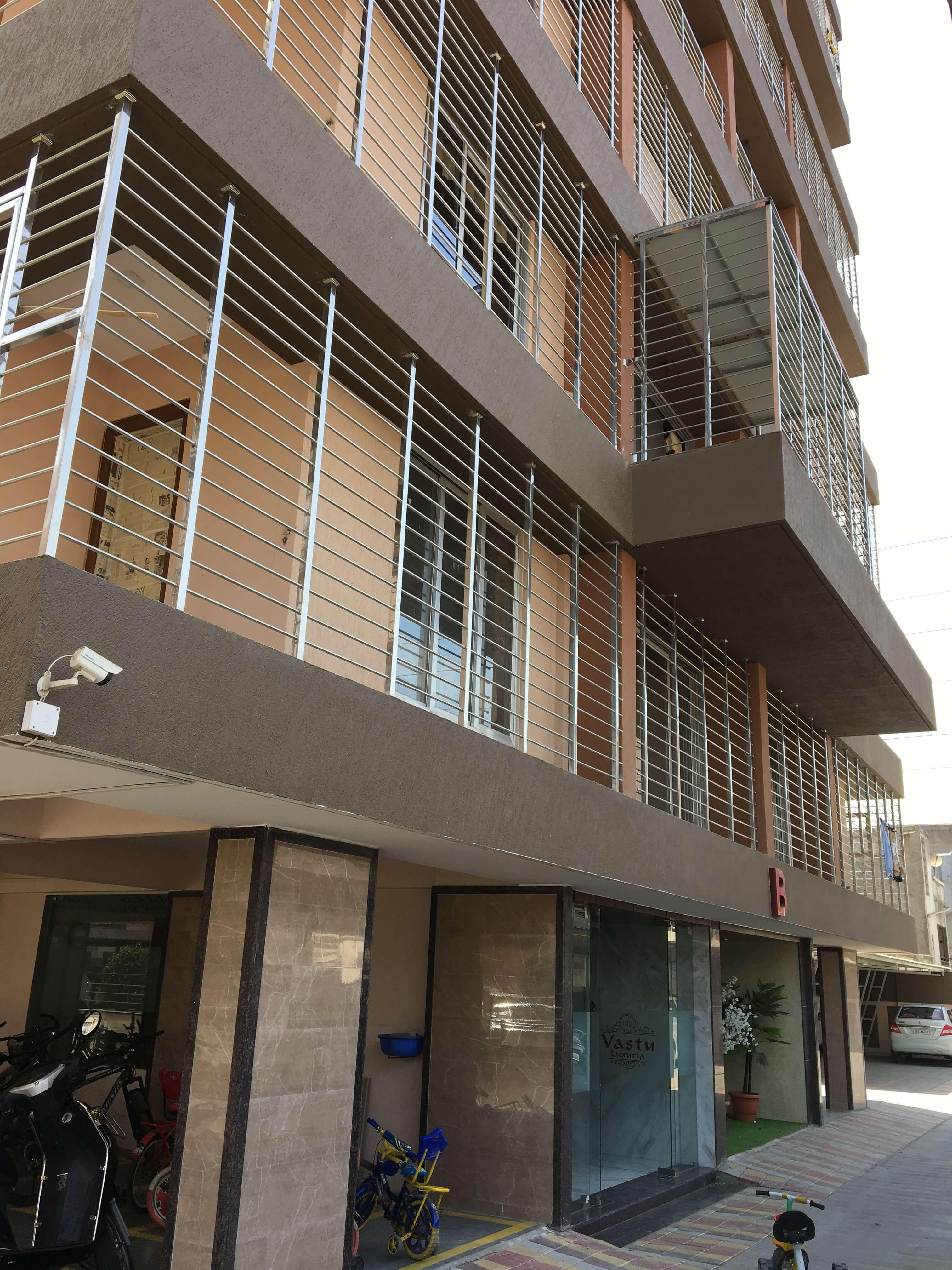 149511_const of real estate project Vastu Luxuria located at Puna, Surat, Gujarat