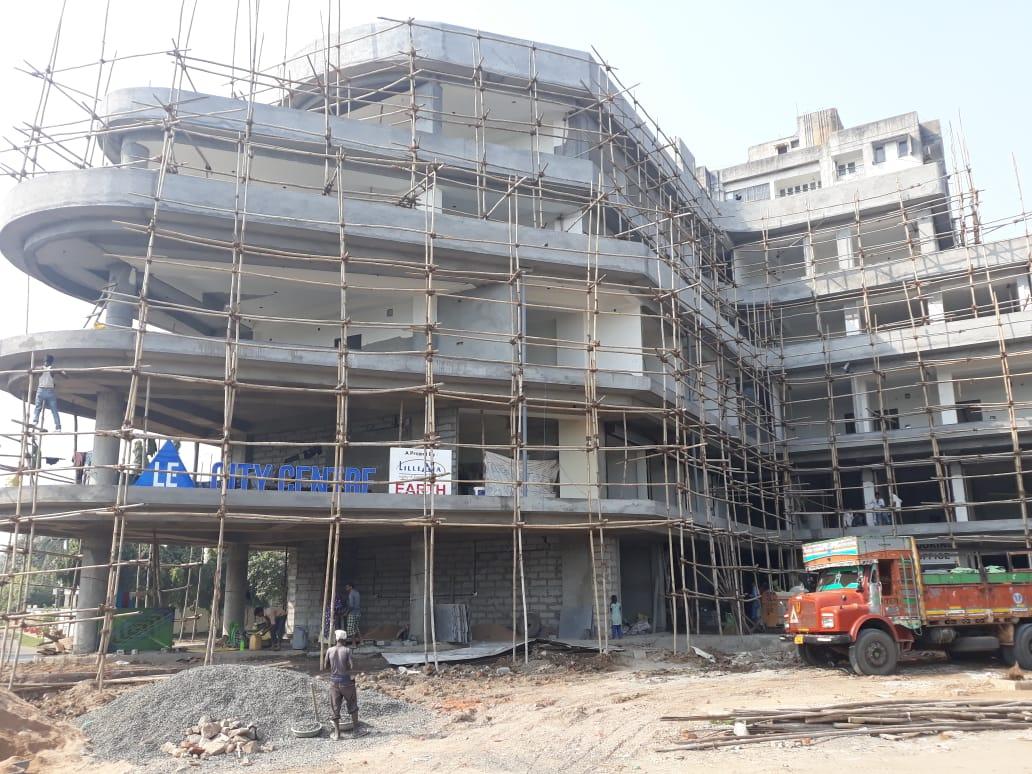 68120_const of real estate project Le City Centre located at Akota, Vadodara, Gujarat