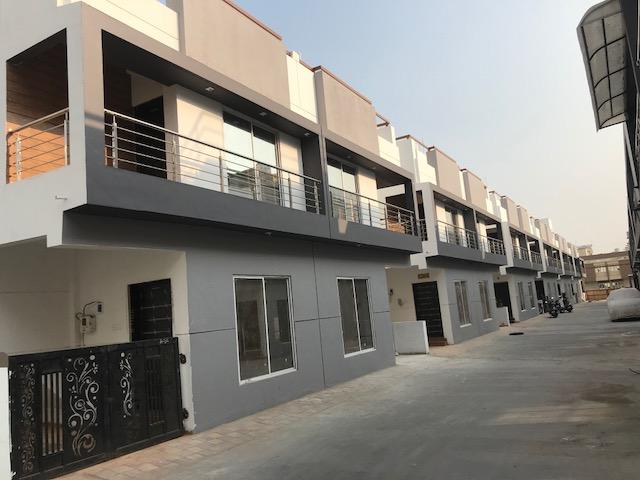 180512_const of real estate project Shree Siddheshwer Holy Home located at Sayajipura, Vadodara, Gujarat