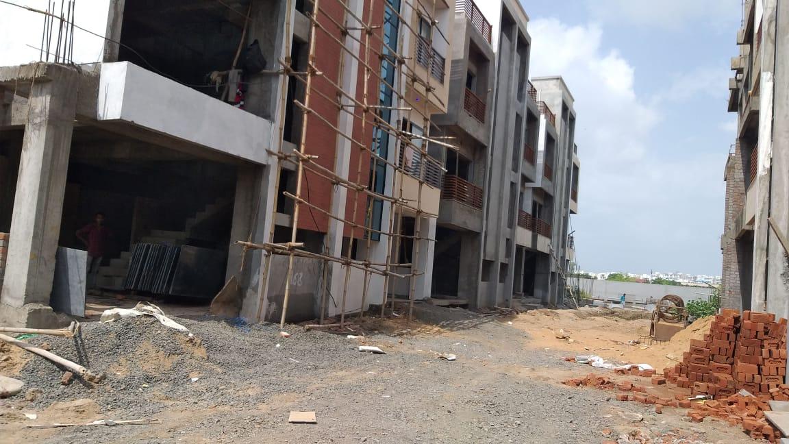 195543_const of real estate project The Palace located at Sayajipura, Vadodara, Gujarat